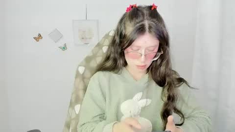 Snapshot of zooeybelair chatting on 02.15.26 Alicie online show from 02.15.26