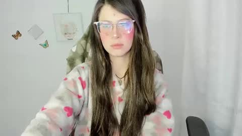 Snapshot of zooeybelair chatting on 02.17.26 Alicie online show from 02.17.26