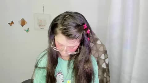 Snapshot of zooeybelair chatting on 02.20.26 Alicie online show from 02.20.26