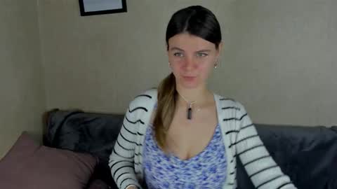 Zoriana online show from 12.22.25