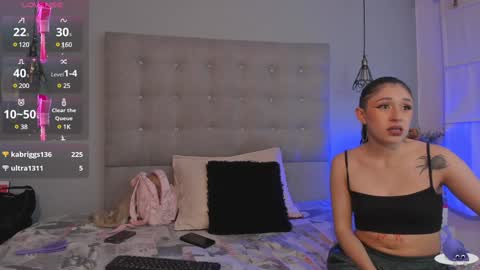 Snapshot of zowi_hottiee chatting on 12.06.24 cintya kors online show from 12.06.24
