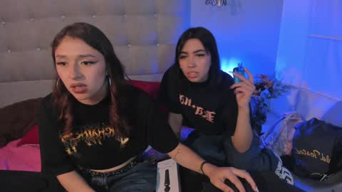 Snapshot of zowi_hottiee chatting on 12.18.24 cintya kors online show from 12.18.24