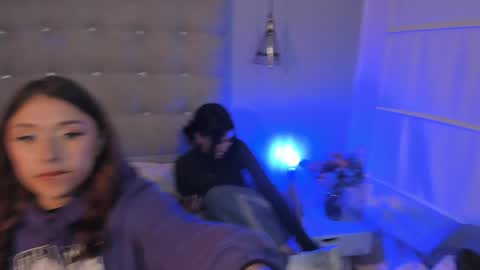 Snapshot of zowi_hottiee chatting on 12.19.24 cintya kors online show from 12.19.24