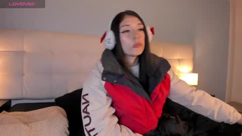 Snapshot of zowi_hottiee chatting on 01.21.25 cintya kors online show from 01.21.25