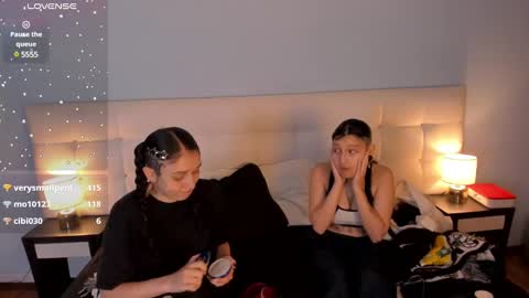 Snapshot of zowi_hottiee chatting on 01.22.25 cintya kors online show from 01.22.25