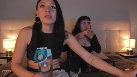 Snapshot of zowi_hottiee chatting on 02.22.25 cintya kors online show from 02.22.25
