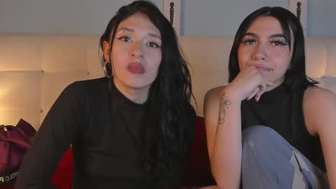 Snapshot of zowi_hottiee chatting on 03.11.25 cintya kors online show from 03.11.25
