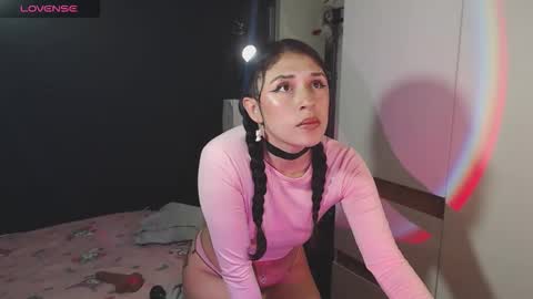 Snapshot of zowi_hottiee chatting on 10.15.25 cintya kors online show from 10.15.25