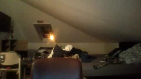 Snapshot of zubit chatting on 04.25.26 zubit online show from 04.25.26