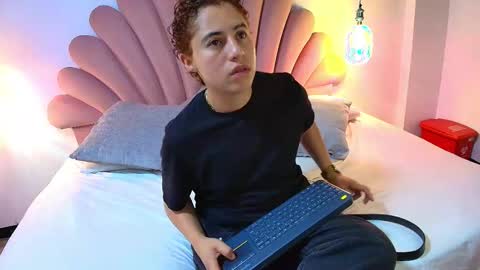 Zukulan online show from 11.09.25