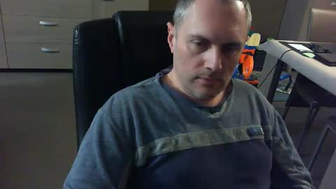 Snapshot of zultem chatting on 12.30.24 zultem online show from 12.30.24