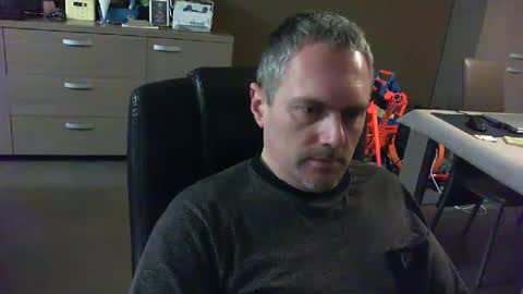 Snapshot of zultem chatting on 01.31.25 zultem online show from 01.31.25