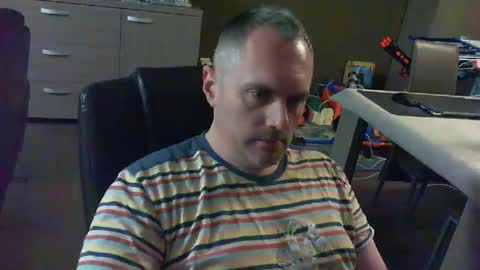 Snapshot of zultem chatting on 09.18.25 zultem online show from 09.18.25