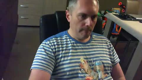 Snapshot of zultem chatting on 10.08.25 zultem online show from 10.08.25