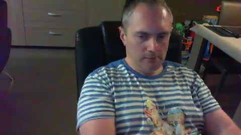 Snapshot of zultem chatting on 10.15.25 zultem online show from 10.15.25