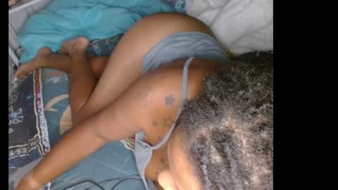 Snapshot of zuriluxe45 chatting on 09.26.25 zuriluxe45 online show from 09.26.25