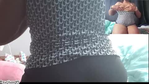 Snapshot of zuriluxe45 chatting on 10.16.25 zuriluxe45 online show from 10.16.25