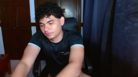 Snapshot of zyrosxk chatting on 04.22.26 antonio felipe online show from 04.22.26