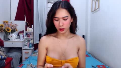 Snapshot of zyzy03 chatting on 03.06.25 zyzy online show from 03.06.25