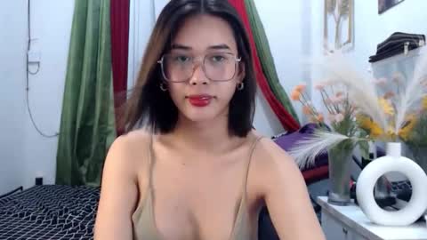 Snapshot of zyzy03 chatting on 10.26.25 zyzy online show from 10.26.25