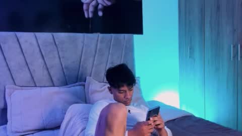 zyzz_1812 online show from 10.17.25