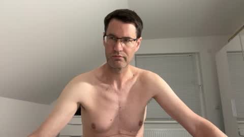 Snapshot of zzz123_cam chatting on 06.13.26 zzz123_cam online show from 06.13.26