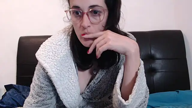 Snapshot of Lunaabbey chatting on 01.15.25 Lunaabbey online show from 01.15.25