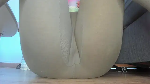 Snapshot of Squirtlady38 chatting on 07.04.26 Squirtlady38 online show from 07.04.26