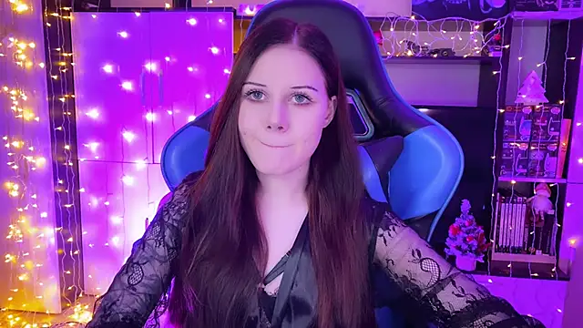 Snapshot of jasminevine chatting on 12.20.24 jasminevine online show from 12.20.24