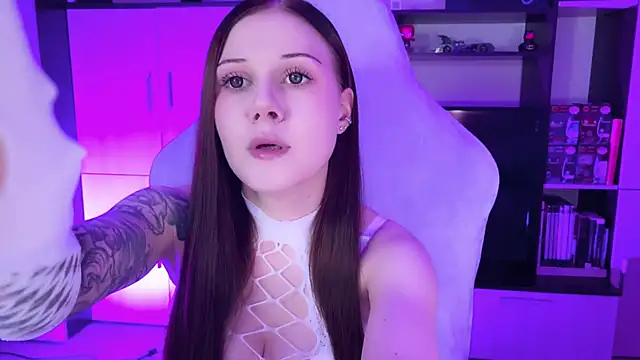 Snapshot of jasminevine chatting on 01.11.25 jasminevine online show from 01.11.25