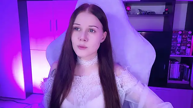 Snapshot of jasminevine chatting on 02.04.25 jasminevine online show from 02.04.25