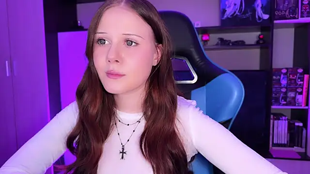 Snapshot of jasminevine chatting on 06.04.26 jasminevine online show from 06.04.26