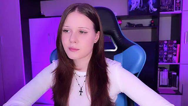 Snapshot of jasminevine chatting on 06.20.26 jasminevine online show from 06.20.26