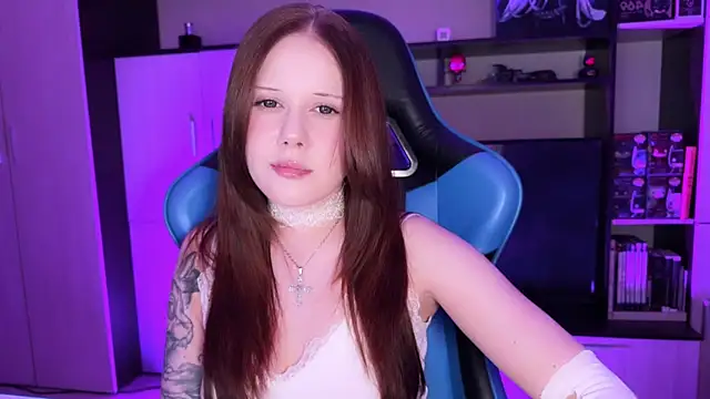 Snapshot of jasminevine chatting on 07.19.26 jasminevine online show from 07.19.26