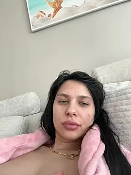 Snapshot of ArielBelly chatting on 03.19.25 ArielBelly online show from 03.19.25