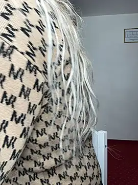 Snapshot of MissyMartinez chatting on 12.18.24 MissyMartinez online show from 12.18.24
