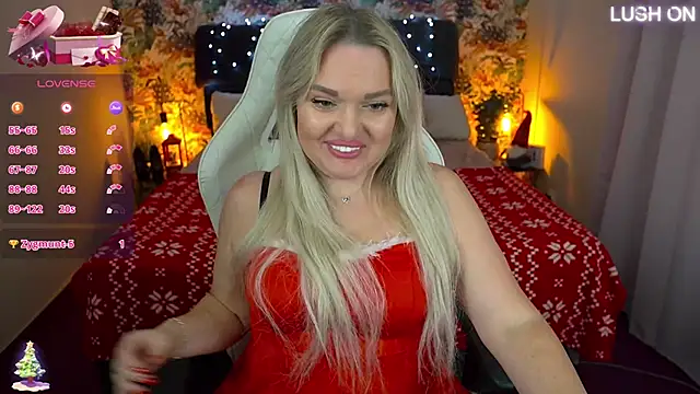 Snapshot of MissyMartinez chatting on 12.25.24 MissyMartinez online show from 12.25.24