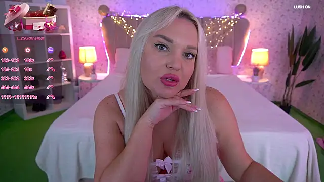 MissyMartinez online show from 11.04.25