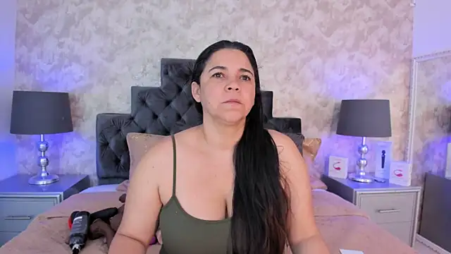Snapshot of elizabeth_coleman chatting on 06.19.26 elizabeth coleman online show from 06.19.26