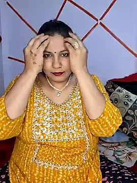 MOM-SUN-COUPLE online show from 01.10.25