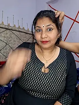 MOM-SUN-COUPLE online show from 02.15.25