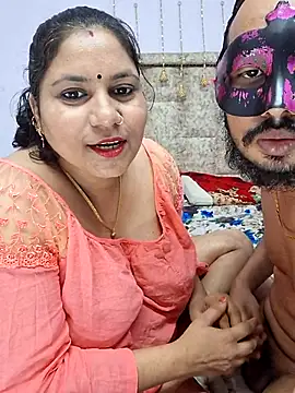 MOM-SUN-COUPLE online show from 03.13.25