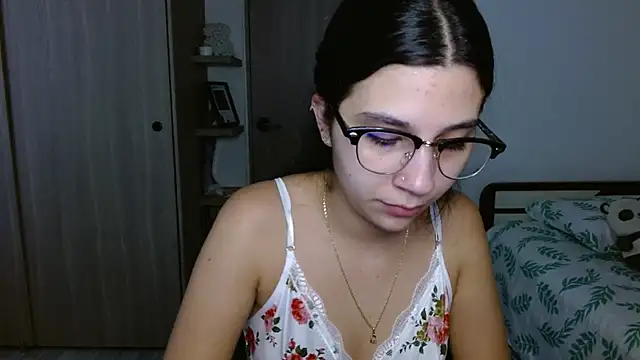 mia  lopez  online show from 12.04.25