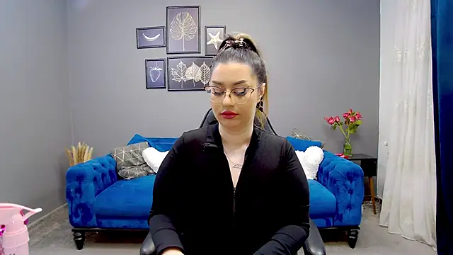 Katewalker  online show from 02.26.25