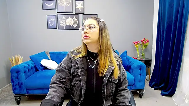 Katewalker  online show from 03.20.25