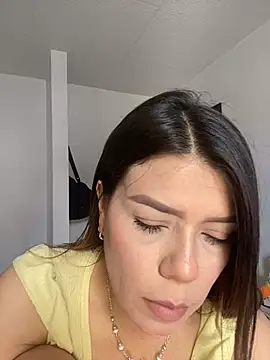 Snapshot of martina_contreras chatting on 05.24.26 martina contreras online show from 05.24.26