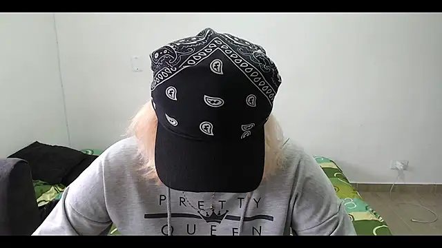 MommyMiaWs online show from 02.14.25