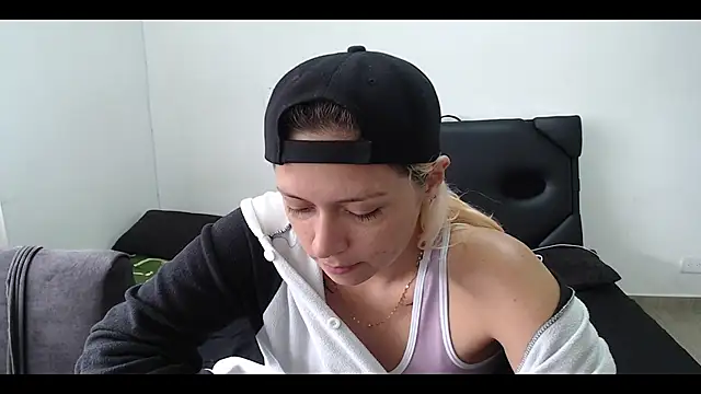 MommyMiaWs online show from 02.25.25