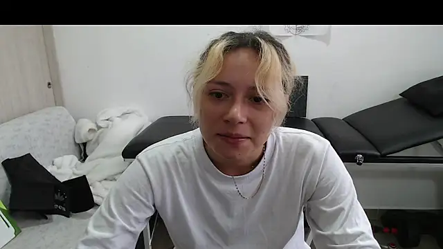 MommyMiaWs online show from 03.22.25