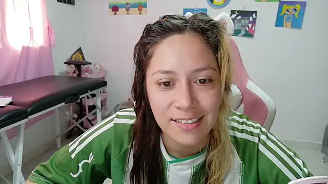 MommyMiaWs online show from 12.15.25